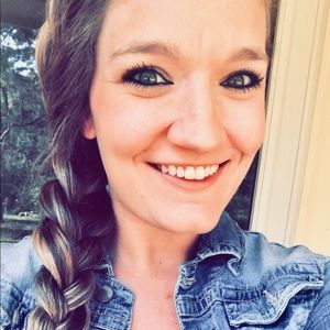 Meet your Posher, Janelle